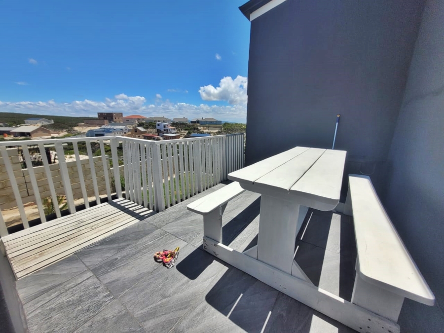 5 Bedroom Property for Sale in Struisbaai Western Cape